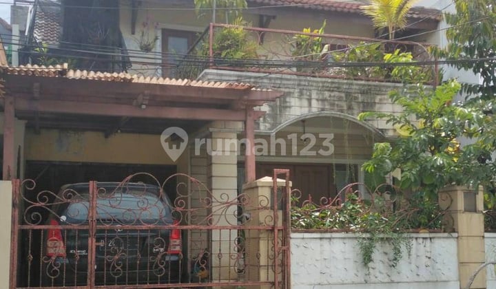 Rumah Asri di Bintaro Sektor 3,Tangerang Selatan