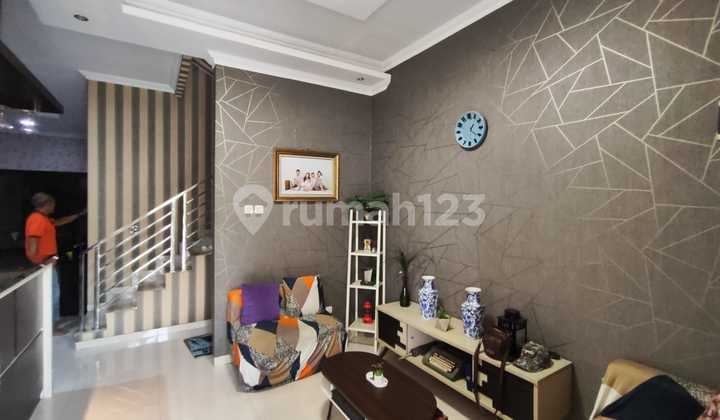 Rumah Asri di Perumahan Duta Bintaro , Tangerang