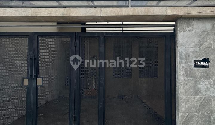 Rumah Cantik di Duri Kepa. Jakarta Barat