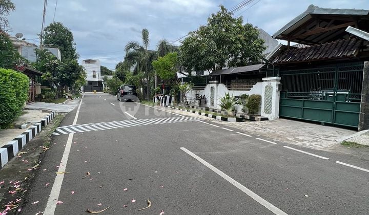 Rumah Super Luas Satu Lantai di Pusat Kota dengan Lokasi Sangat Strategis di Cempaka Putih Barat Jakarta Pusat