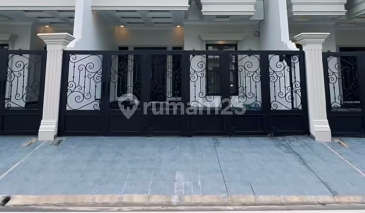Rumah American Classic Brand New dengan Lokasi Strategis di Cempaka Putih Jakarta Pusat