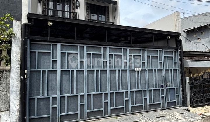 Ready-to-Occupy House in Cibulan, Kby Baru