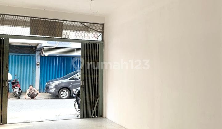 Ruko Siap Huni Di Pusat Bisnis Surabaaya