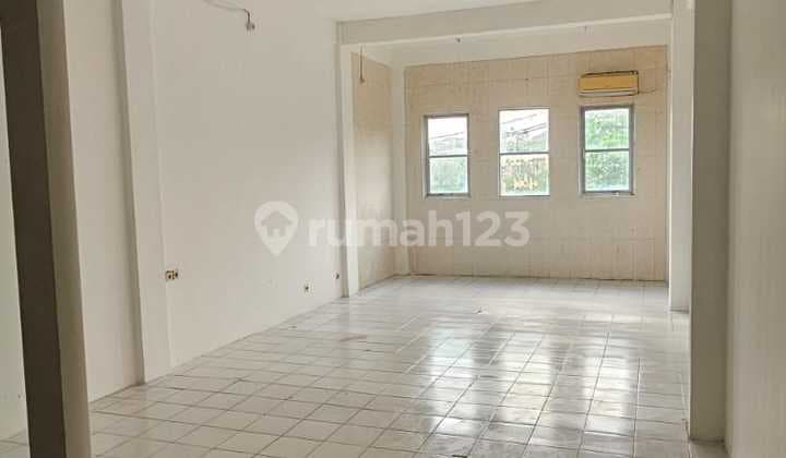 Ruko Siap Huni Baru Renov Strategis Letaknya Dekat Rumah Sakit