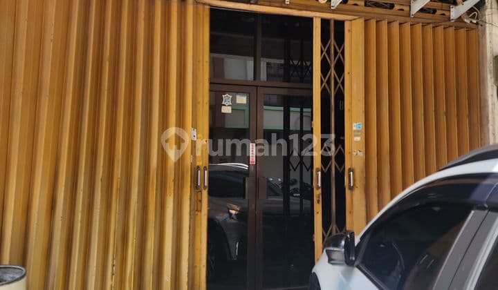 Disewakan Ruko Di Tengah Kota Surabaya Selatanterawat Siap Pakai Keamanan 24 Jam Kiri Kanan Byk Resto Dan Cafe" , Hanya Selangkah Ke Pom Bensin Juga Di Sekitar Nya Ada,rumah Sakit,sekolahan Dll