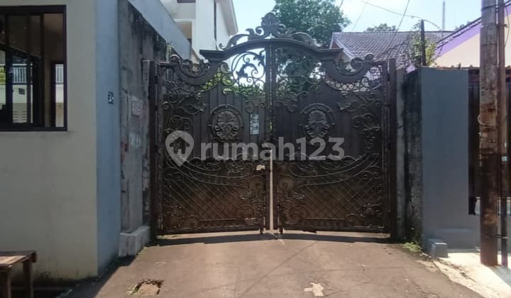 Dijual Murah Melalui Lelang Rumah Besar di Jakarta Selatan