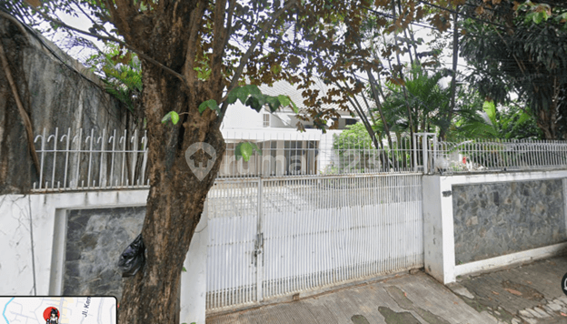 Rumah Luas di Kawasan Premium Kemang Jakarta Selatan