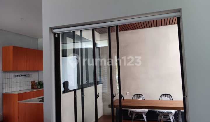 Sewa Rumah Freya 7x15m Corner Semi Furnished Cluster Flora Summarecon