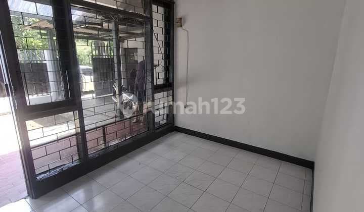 Rent / Sell House Area 318 Sqm, Location Dian Permai