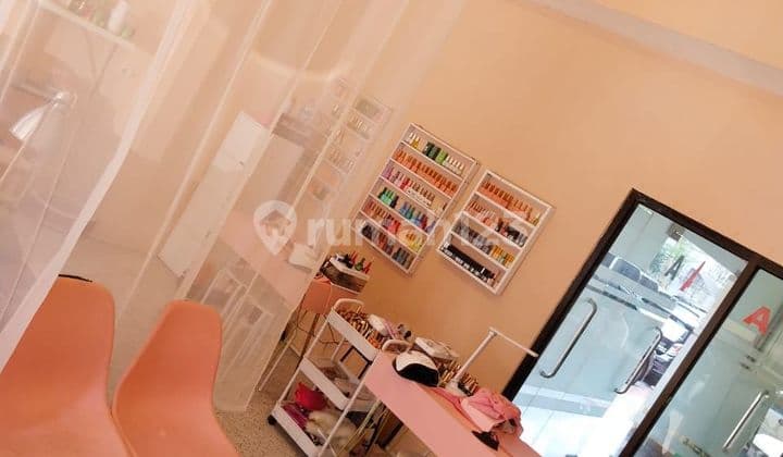 Ruang Usaha Gateway Ahmad Yani Cicadas Dijual Cepat