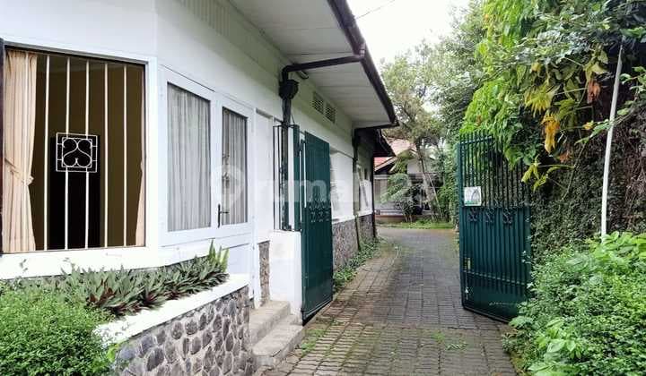 Rumah Pusat Kota Bandung Mainroad Riau Strategis dan Jual Cepat