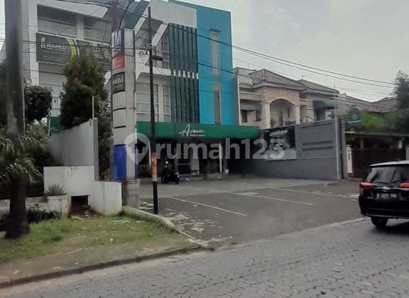Gedung 3 Lantai Kemang Pratama Bekasi