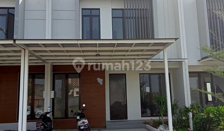 2-Story House in Shinano Jgc Cluster
