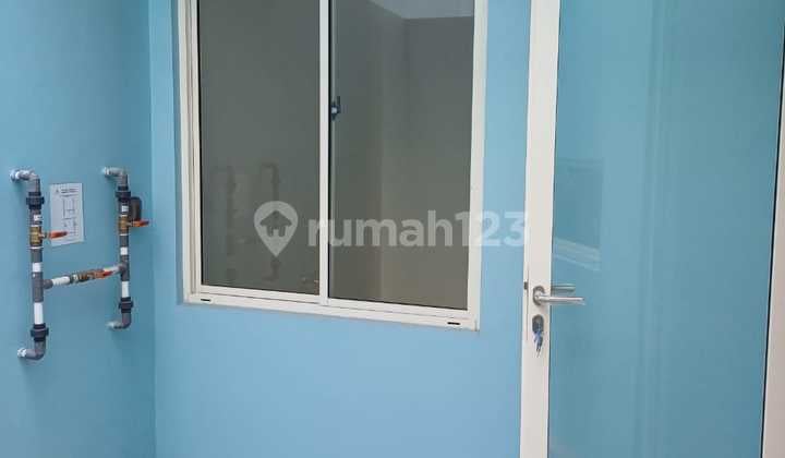 Rumah Masih Baru Dalam Komplek Dekat Akses Tol di Kawasan Asri dan Sejuk
