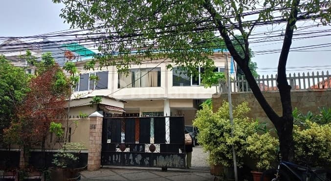 Rumah Kantor 3 Lantai di Lokasi Strategis Jl. Bangunan Barat, Kayu Putih, Jakarta Timur
