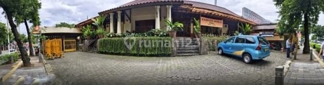 Rumah Usaha Cocok untuk Resto Maupun Cafe di Lokasi Strategis Kemang Raya, Bangka, Jakarta Selatan