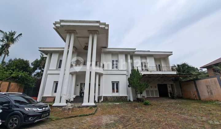 Rumah Mewah Classic Eropa Dekat ke Pintu Tol Cibubur dan View Lapangan Golf