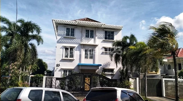 Rumah Mewah 3 Lantai Dalam Komplek Camar Indah, Kapuk Muara, Jakarta Utara