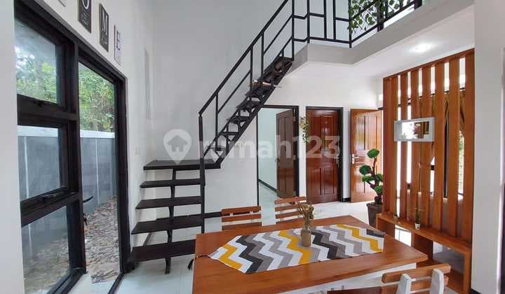 Rumah + Mezzanine di Tamantirto: Anak Kuliah Auto Hemat Tahunan