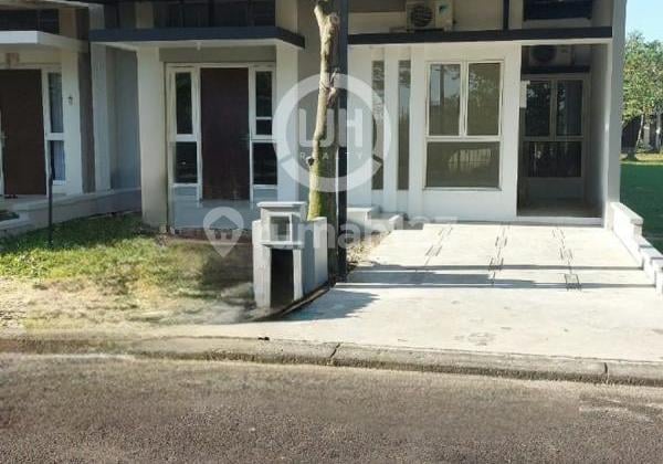 Ready-to-Occupy House in Fedora, Suvarna Sutera, Tangerang