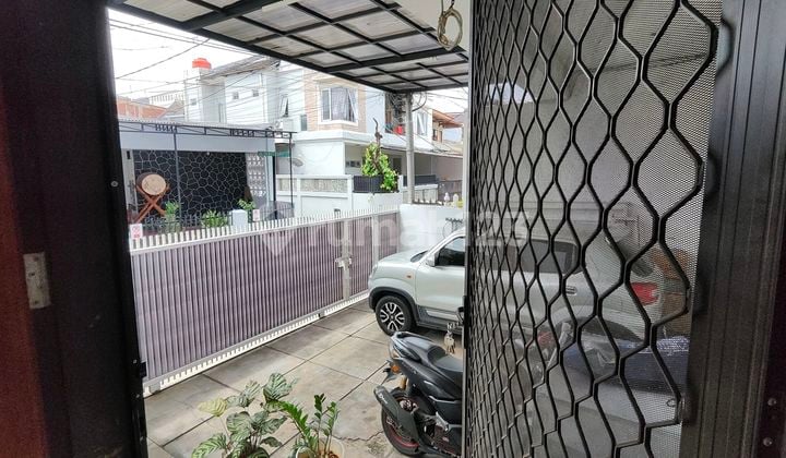 Rumah 3 Lantai di Tebet Barat - 20 Meter Dari Tebet Eco Park | SHM | Tebet Jaksel