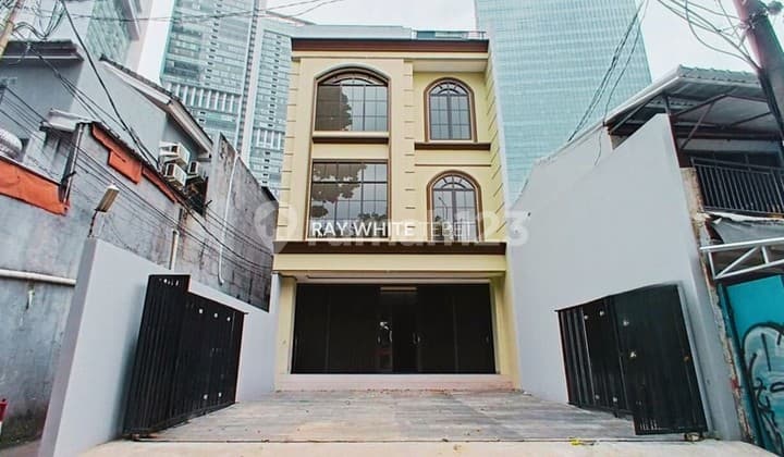 Disewakan Ruko Hadap Jalan Satrio 3,5 Lantai - Setiabudi, Jaksel