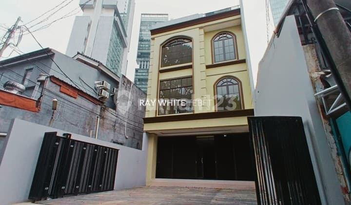 For Rent: 3.5-Storey Shop House Facing Satrio Street - Setiabudi, South Jakarta