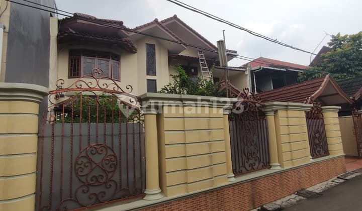 Dijual Rumah Luas dan Sejuk di Jantung Pasar Minggu - Dekat Aeon Mall & Tol Tb Simatupang!