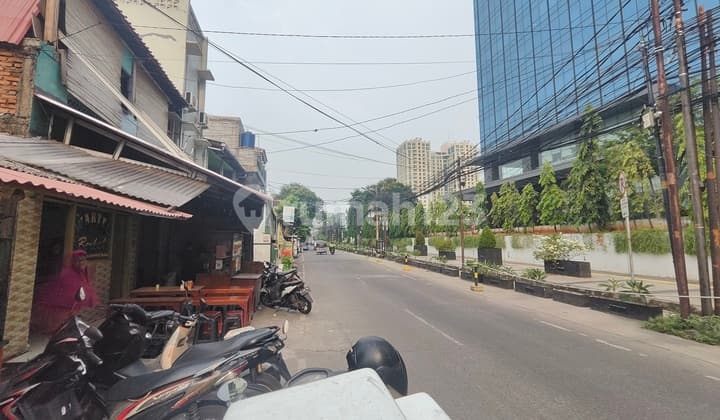 Dijual Rumah hitung tanah Strategis di Menteng Pulo, seberang Apt Casa Grande dan Mall Kokas