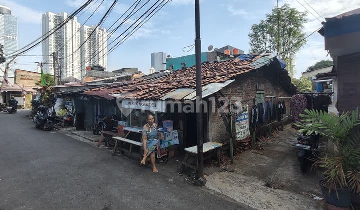 Dijual Cepat Rumah Hitung Tanah di Menteng Dalam, Dekat Casa Grande & Mall Kota Kasablanka!