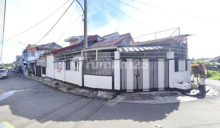 Dijual Rumah Hoek di Cipaku Bogor Dekat Pusat Kota