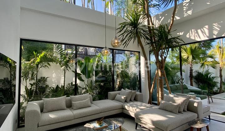 Villa 4 Kamar Tidur Di Umalas Dengan Rooftop