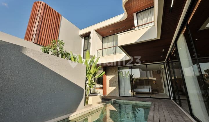 Villa 3 Bedrooms Cantik Di Lingkungan Asri Dekat Dengan Canggu