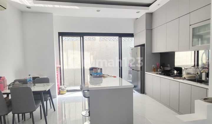 Rumah Full Renovasi Dijual Cepat di Cluster Newton Gadingserpong