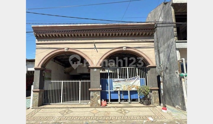 Murah Rumah Usaha, Strategis di Jalan Raya Kedung Asem, Sby