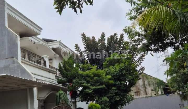 Rumah 2 Lantai Lokasi Nyaman dan Strategis di Bintaro Sektor 3A