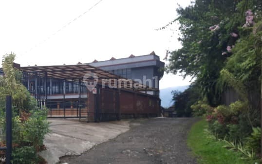 Dijual Villa Bagus di Cisarua Jawa Bogor