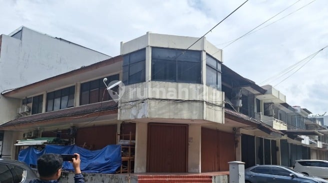 Dijual Ruko Hook di Srengseng Jakarta Barat