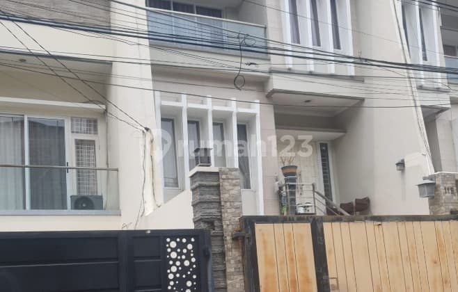Dijual Rumah Bagus 3 Lantai di Pluit Penjaringan Jakarta Utara