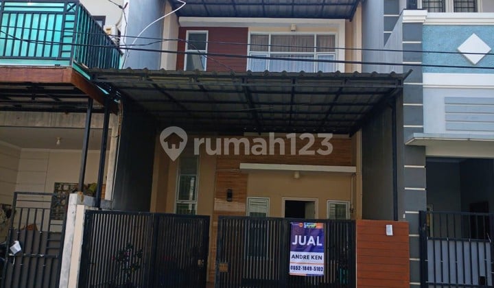Translation: For Sale, Beautiful and Ready-to-Occupy 2-Story House in Harapan Indah, Bekasi