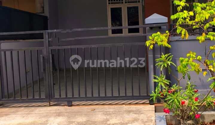 For Rent 1-Story House Ready to Occupy in Taman Harapan Baru Bekasi