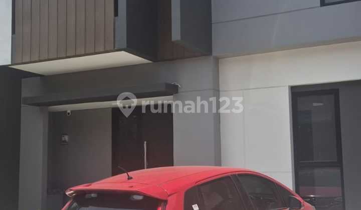 Dijual Rumah 2 Lantai di Cluster Regia Summarecon Crown Gading Bekasi Nempel Harapan Indah