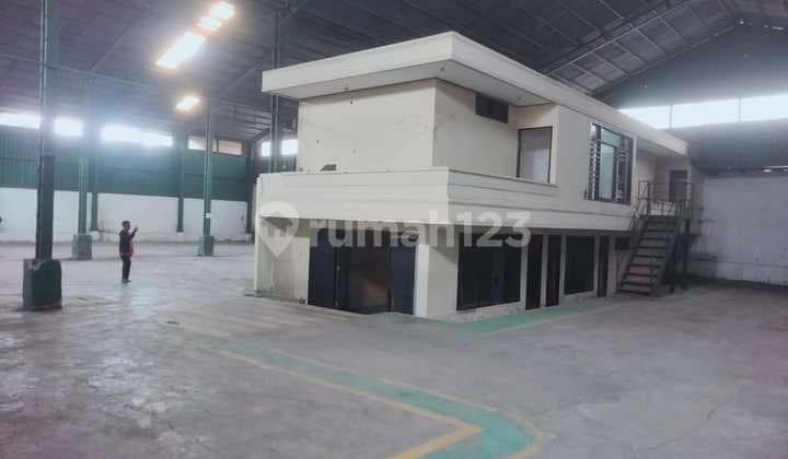 Warehouse for Rent on Narogong Main Road, Bekasi