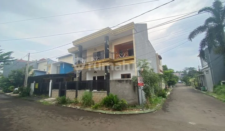 Rumah Hook 2 Lantai di Perumahan Nyaman dan Aman di Depok Harga 2,2M Strategis Dekat Stasiun Kereta