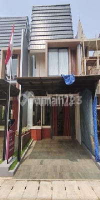 Rumah 3 Lantai Konsep Resort Ala Bali Di Serpong