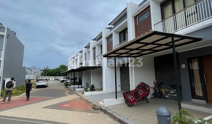 Rumah Siap Huni 2 Lt Deket Halte Buswey Ciputat
