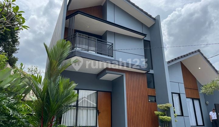 Rumah 2 Lantai Lingkungan Nyaman Full Fasilitas