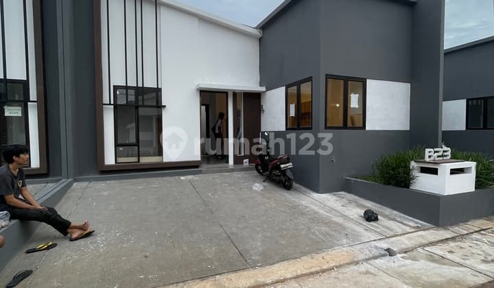 1 Story House Near Pamulang University