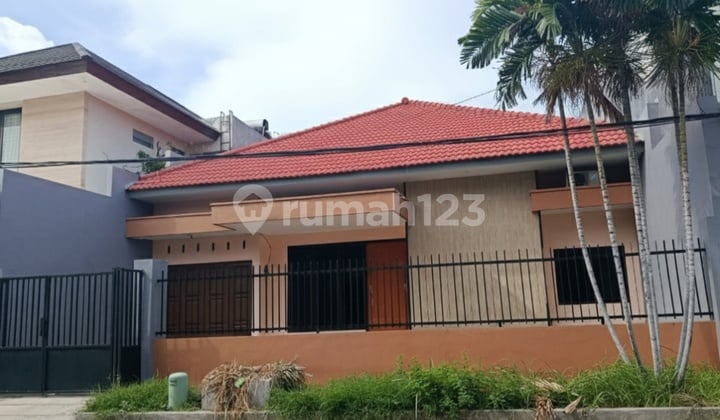 Dijual Baru Gresss, Modern Minimalis Manyar Siap Huni