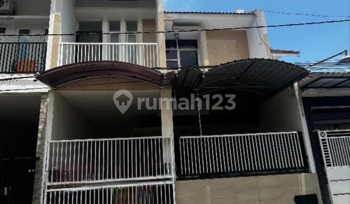Disewakan Rumah Lebak Town House Row Jalan Lebar 2 Mobil